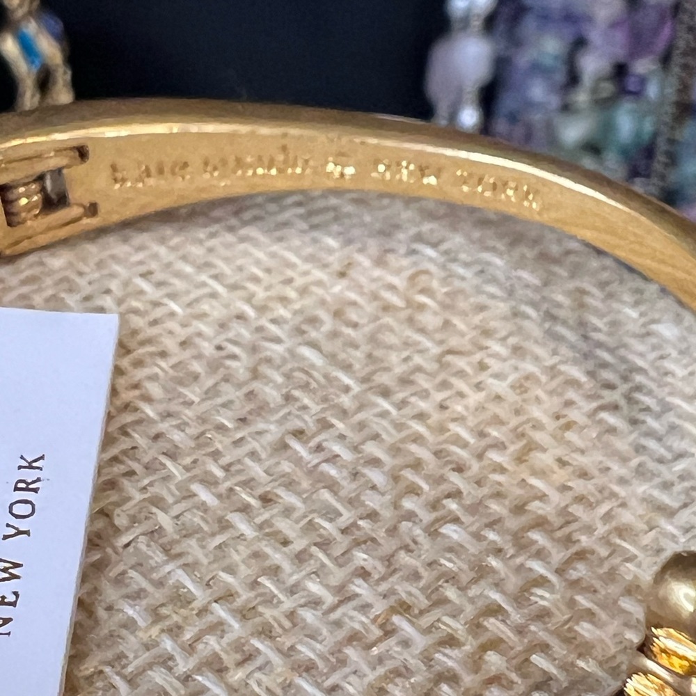 Kate Spade ♠️ New York Into the Woods Owl Bangle Bracelet NWT - Picture 3 of 3